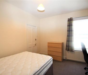 4 bedroom terraced house to rent - Photo 4