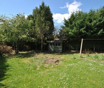 3 bedroom semi-detached bungalow to rent - Photo 2