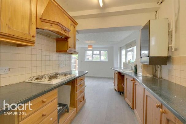 4 bedroom semi-detached house to rent - Photo 1