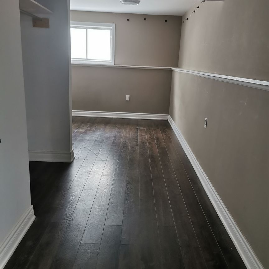 For Lease - 29 Finlay Road, Barrie, Ontario - Photo 1