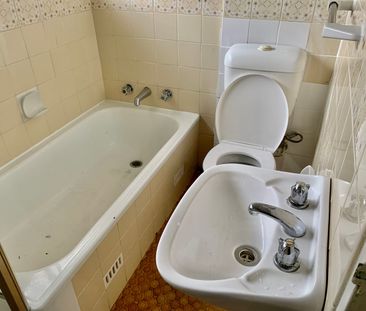 RENOVATED FULL BRICK TOWN HOUSE - Photo 5