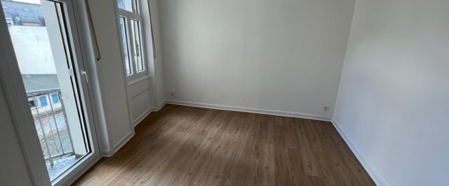 Wiesbaden-Rheingauviertel l!! Komplett sanierte 4-ZKB Stilaltbauwohnung mit 2 Ba ... - Photo 1