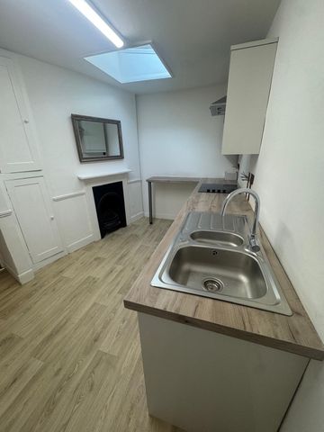 BUCKINGHAM TOWN CENTRE - 1 BEDROOM - Photo 4