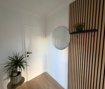 Instapklaar 2-slpk gelijkvloers appartement in Genk. - Photo 1