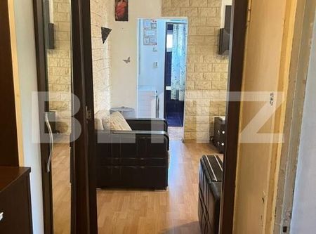 Apartament 2 camere, semidecomandat, zona Depou Craiovita - Fotografie 5