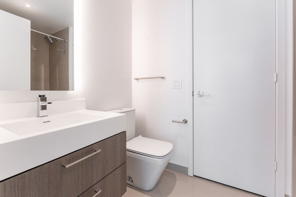 For Lease - 1 Yorkville Avenue Unit# 2307, Toronto, Ontario - Photo 1