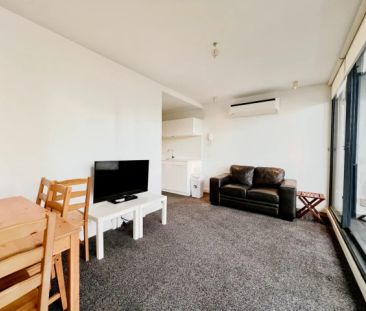 1 Bedroom - Photo 2