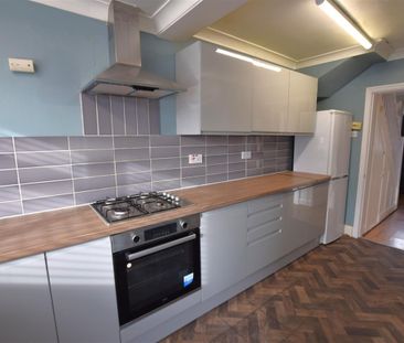 3 bedroom house - end terrace to rent - Photo 6