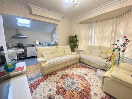 2 bedroom maisonette to rent - Photo 2