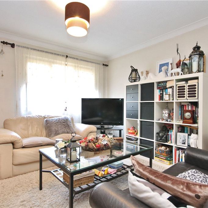 Shortwood Common, Staines-upon-Thames, Surrey, TW18 4NS - Photo 1