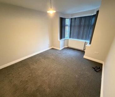 4 bedroom semi-detached house to rent - Photo 2