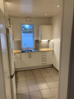 Gyllings väg, Eskilstuna - Photo 1