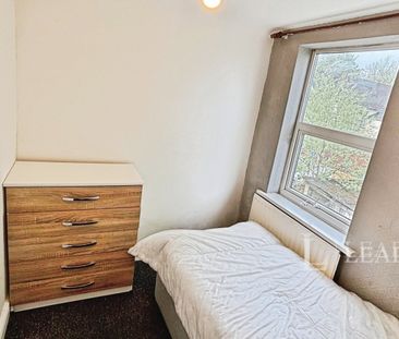 3 bedroom terraced to rent 58 Clifford street - Photo 3