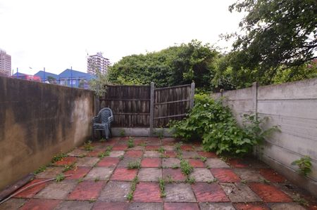 2 Bed Flat, Stock St, E13 - Photo 4