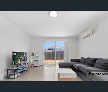 Blakeview Gem, Sleek & Sunny Retreat! 🌿 - Photo 4