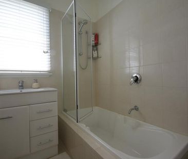 Family Living in Burwood - Photo 1