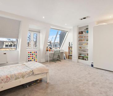 4 bedroom terraced house to rent - Photo 3