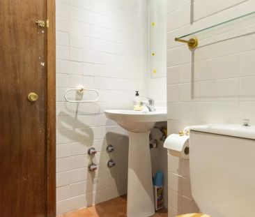 Room in a shared 4-bedroom apartment for rent in Castilla, professi... - Photo 6