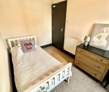 6 bedroom semi-detached house to rent - Photo 3