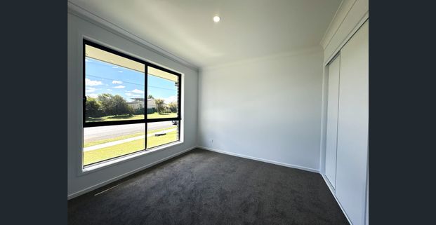 Brand New Family Home - Photo 1