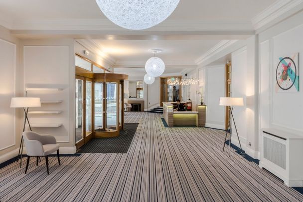 Endsleigh Court, Upper Woburn Place, Fitzrovia, London, WC1H - Photo 1