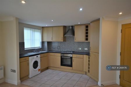 2 bedroom flat to rent - Photo 3