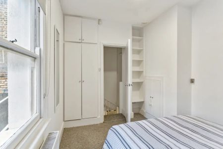 2 bedroom flat in Islington - Photo 4