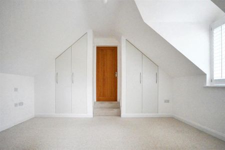 3 bedroom detached house to rent - Photo 3