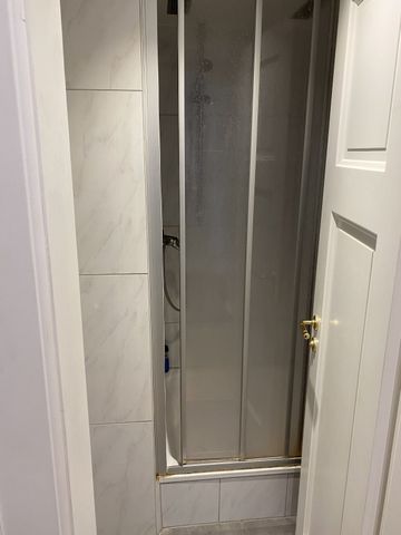 FR-Citylage! Uninähe! Helles WG- Zimmer, in saniertem Altbau mit eigener kleiner Küche. - Photo 2