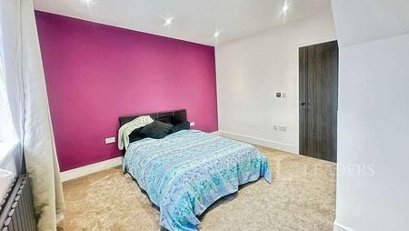 Priestleys, Luton, Bedfordshire, LU1 - Photo 3