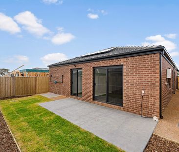 STYLISH 4-BEDROOM BRAND NEW FAMILY HOME - Photo 5