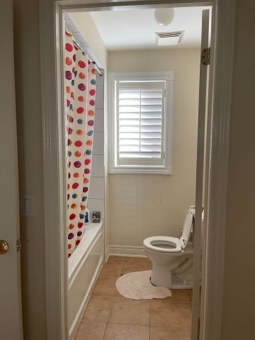 For Lease - 21 Ormsby Court Unit# 2nd Floor Bedroom, Richmond Hill, Ontario - Photo 5