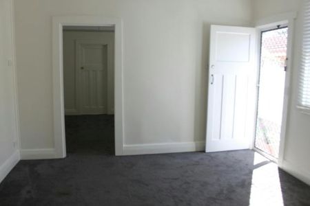 Low-Maintenance Living in a Convenient Location - Photo 4