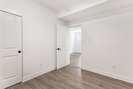 For Lease - 802 Ninaatik Place Unit# B, Blossom Park - Airport and Area, Ontario - Photo 3