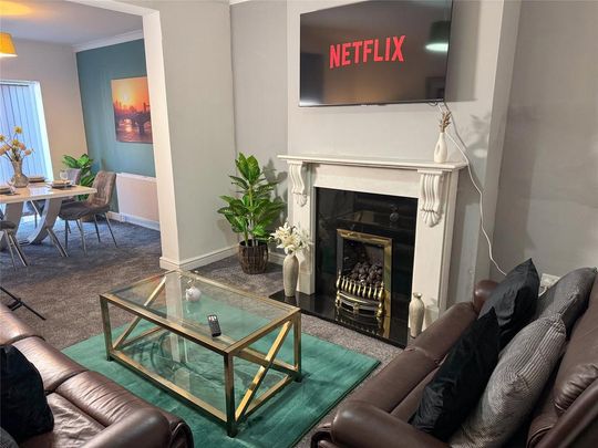 3 bedroom semi-detached house to rent - Photo 1