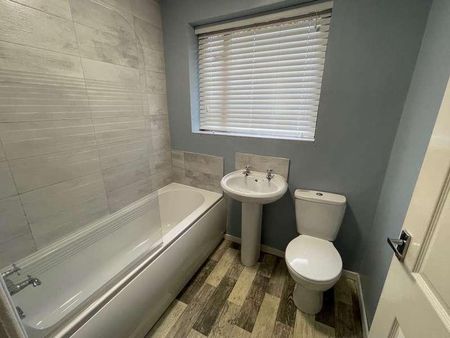 Camberwell Crescent, Wigan, WN2 - Photo 3