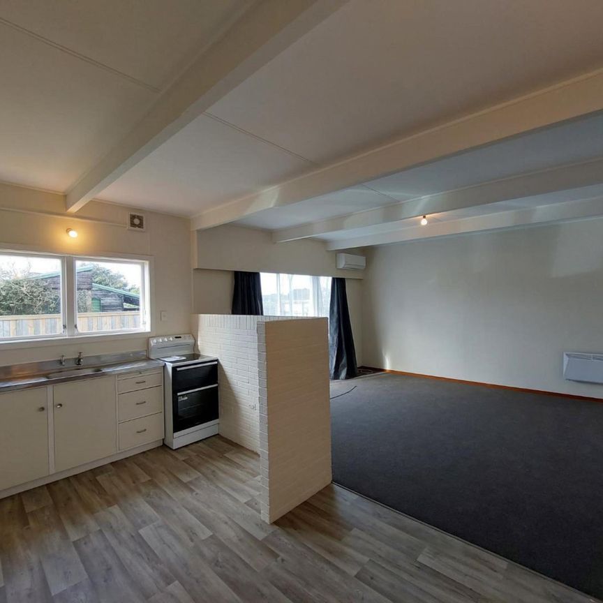 Two Bedroom Brick Unit in Merrilands - Photo 1