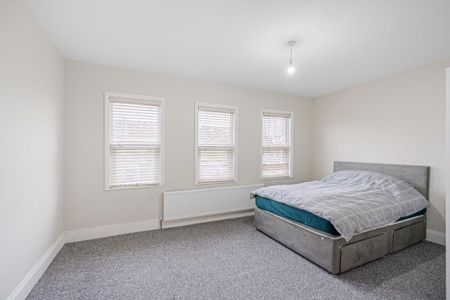 4 bedroom terraced house to rent - Photo 4