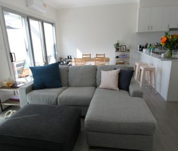 Fantastic 3 Bedroom Home - Photo 4