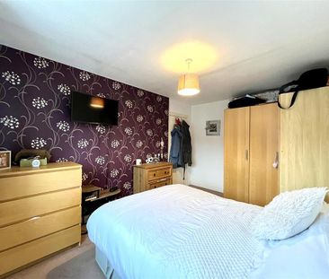 3 bedroom semi-detached house to rent - Photo 6