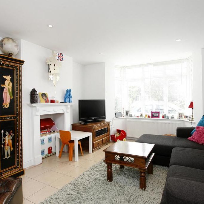 3 bedroom semi-detached house to rent - Photo 1