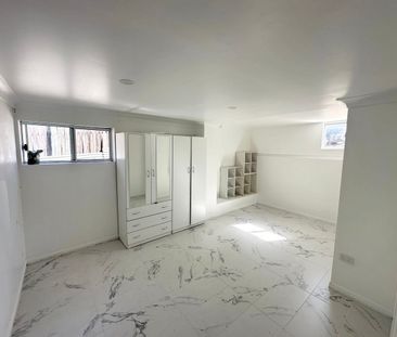 Modern 2-Bedroom Granny Flat – Tiled Throughout, Gas Cooking - Photo 2