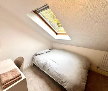 Wychwood, Camberley - 2 bedrooms Property for lettings - Seymours - Photo 2