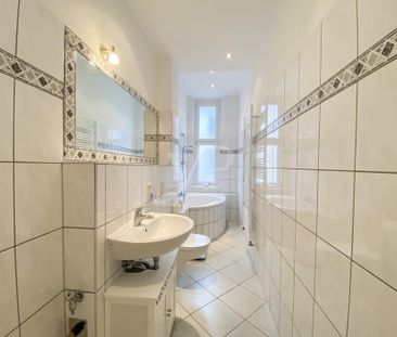 Möblierte 2 Zimmer - Charmanter Altbauflair mit Kamin, Balkon und H... - Photo 4