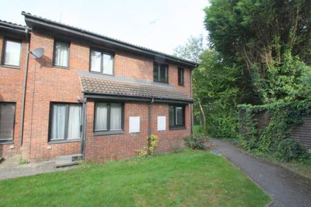 1 bedroom end of terrace house to rent - Photo 2