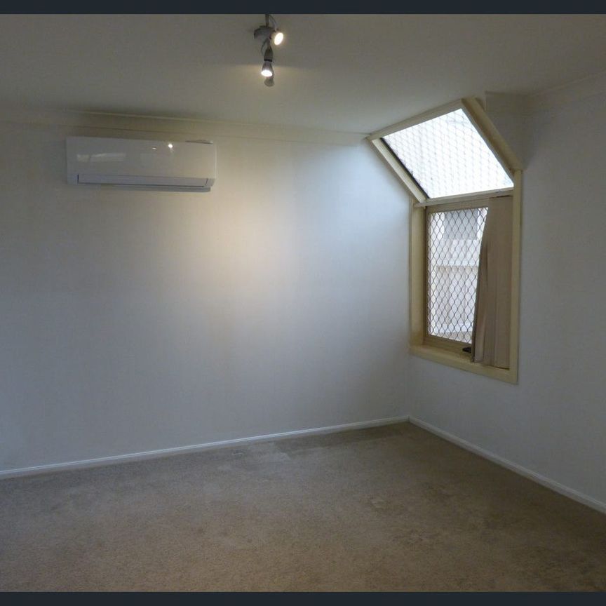 Walk to Station - Photo 1