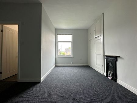 3 Bed Semi-Detached House, Elland Road, LS27 - Photo 3