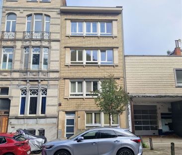 Ruim 1 slaapkamer appartement van 90m² op toplocatie - Foto 1