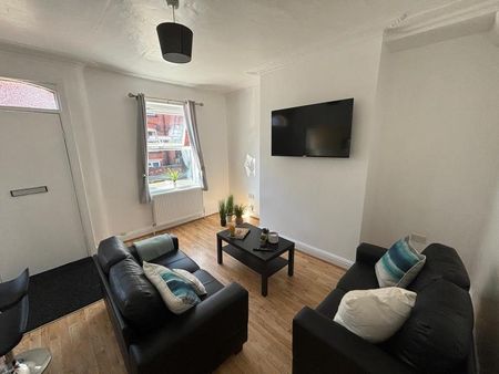 3 bedroom terraced house to rent - Photo 3