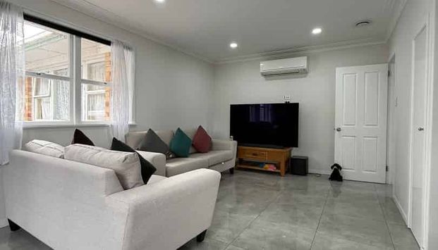 Modern Living in the Heart of Papatoetoe! - Photo 1